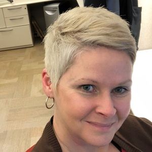 Meet your Posher, Angie